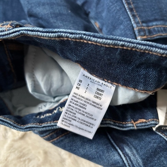 NWT American Eagle Women's Size 2/26 Short Blue Stretch Curvy Straight Jeans - Picture 4 of 6